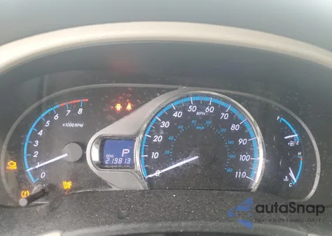 2013 Toyota Sienna Xle z USA, uszkodzony, nr VIN 5TDYK3DCXDS383838